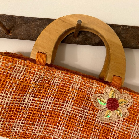 Super Cute Vintage Style Wooden Handle Bag - Picture 4 of 16